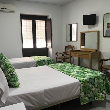Отель La Casa En El Centro Эсиха Экстерьер фото