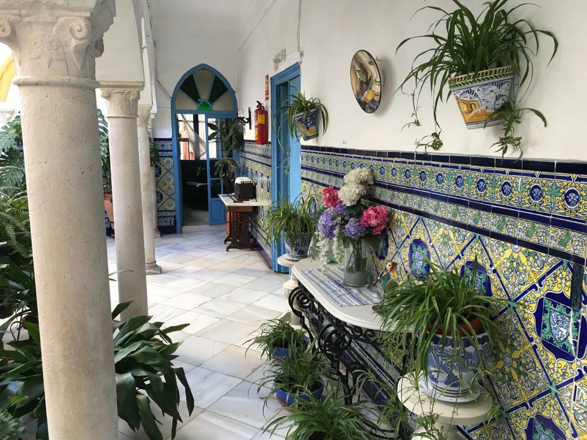 Отель La Casa En El Centro Эсиха Экстерьер фото